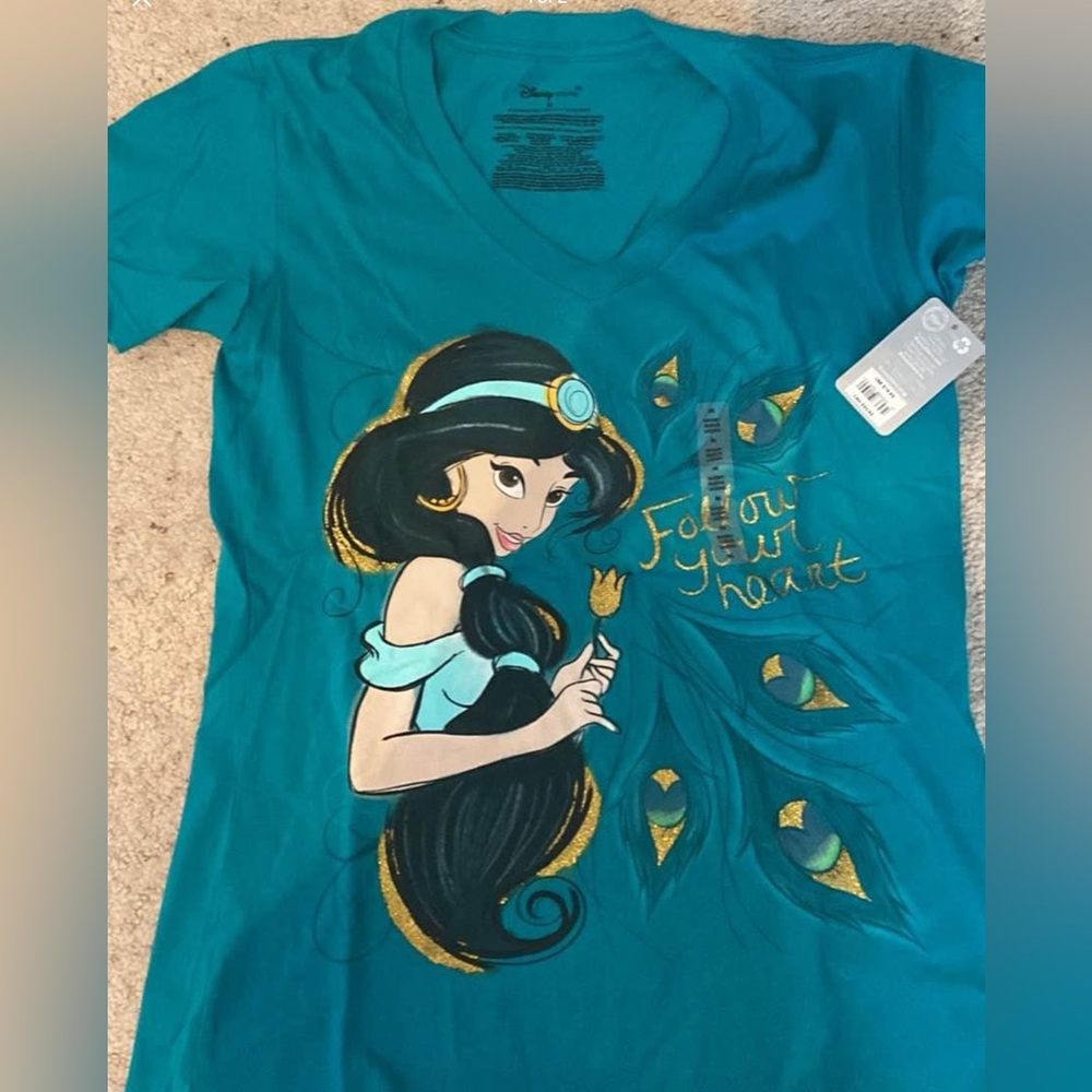 Disney Store Women’s Princess Jasmine T-Shirt (Size Medium)